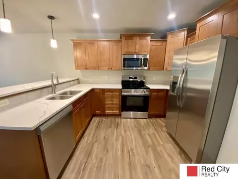 6555 Maple View Ct, Lincoln, NE 68512