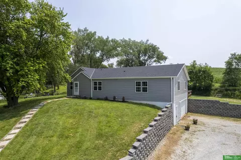 13640 Larsen Cir, Blair, NE 68008
