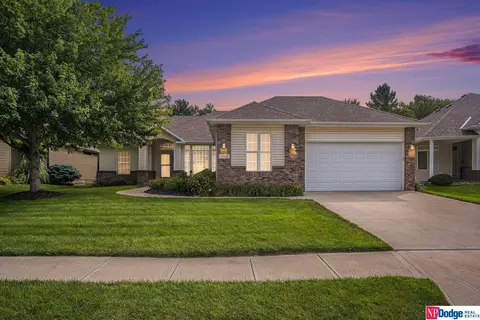 1713 S 190 Plz, Omaha, NE 68130