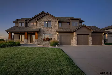 12515 Mormon St, Omaha, NE 68142