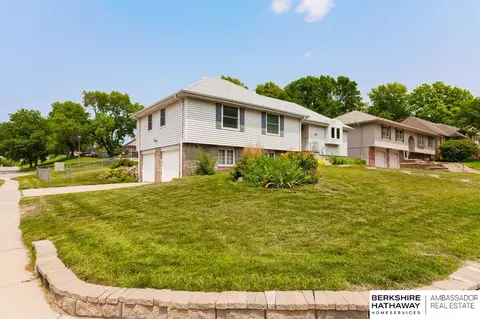 13642 Arbor St, Omaha, NE 68144