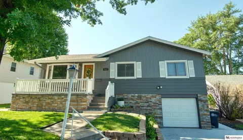 7617 Nina St, Omaha, NE 68124