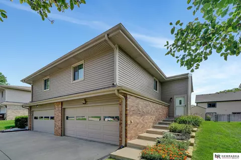 3108 NW 7th St, Lincoln, NE 68521