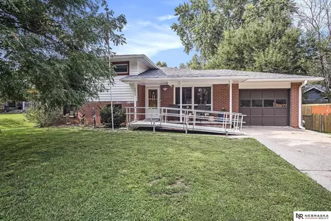 5834 Saint Paul Ave, Lincoln, NE 68507