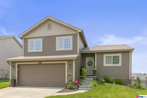7856 N 147th St, Bennington, NE 68007