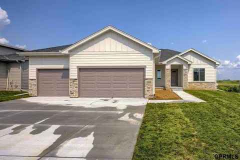11021 N 169 St, Bennington, NE 68007