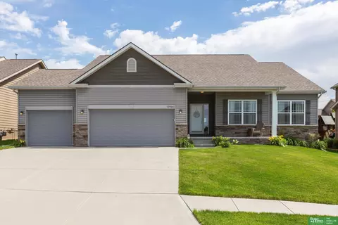 17190 Jackson Ave, Gretna, NE 68028