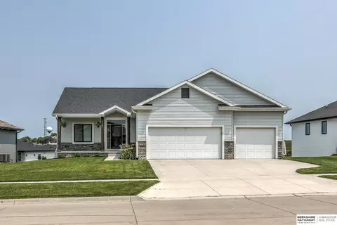 1239 S 8 St, Ashland, NE 68003