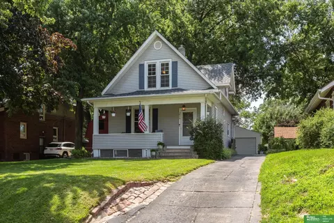 2616 N 66 Ave, Omaha, NE 68104