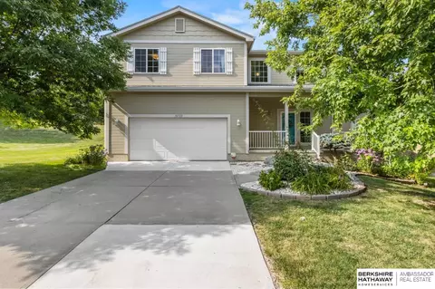 16722 Grand Ave, Omaha, NE 68116