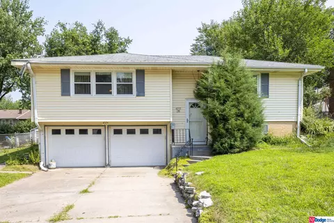 4233 Terrace Dr, Omaha, NE 68134