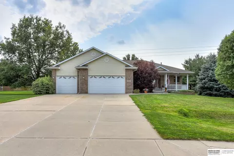 13802 S 41st St, Bellevue, NE 68123