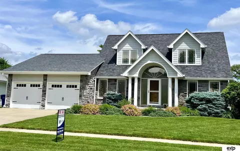 3003 Piney Creek Dr, Elkhorn, NE 68022