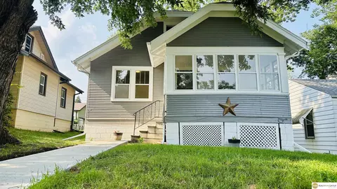 4720 Larimore Ave, Omaha, NE 68104