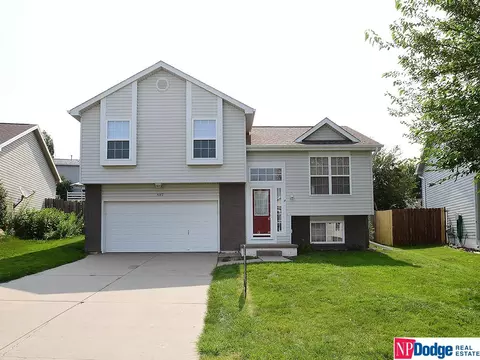 8207 N 153rd Ter, Bennington, NE 68007
