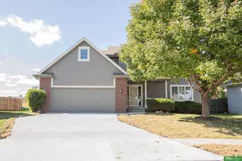 9316 S 168th Avenue Cir, Omaha, NE 68136
