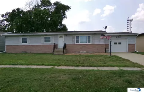 205 Nebraska St, Jansen, NE 68377