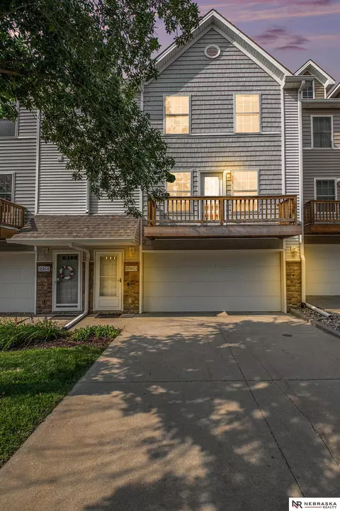 18160 Hayes Ct, Omaha, NE 68135