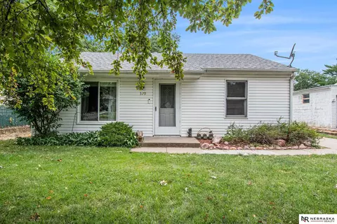 379 S 46th St, Lincoln, NE 68510