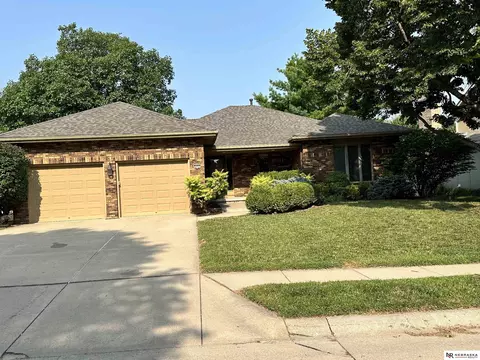 6404 S 107 St, Omaha, NE 68127
