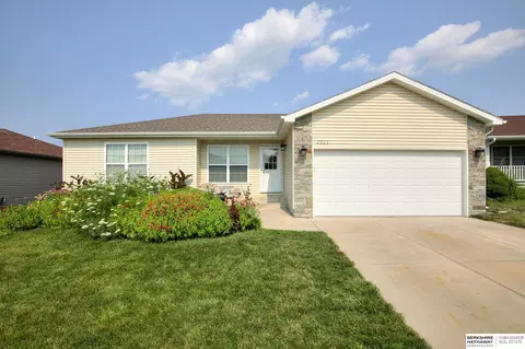 2324 NW 44th St, Lincoln, NE 68524