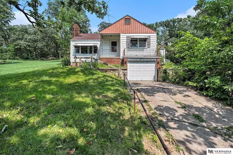 9731 N 31st St, Omaha, NE 68112