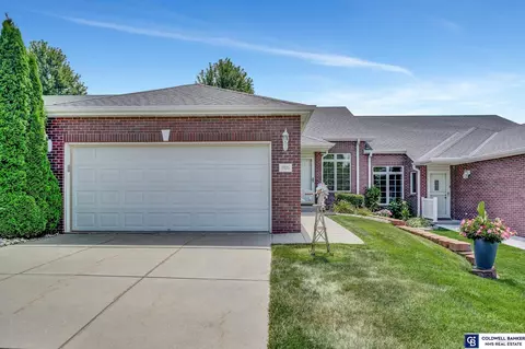 2825 Porter Ridge Rd, Lincoln, NE 68516