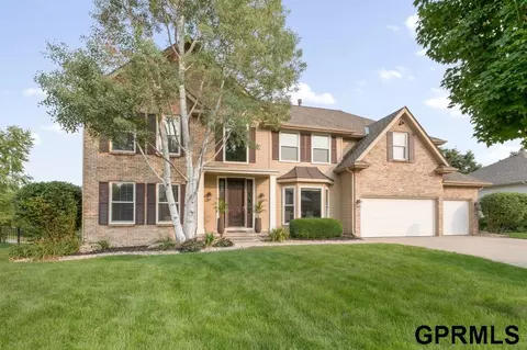 2211 S 185th St, Omaha, NE 68130