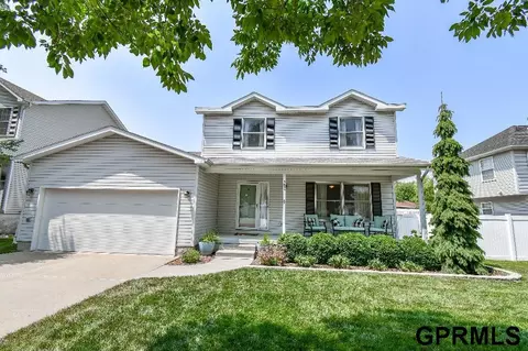 5655 NW 11th Cir, Lincoln, NE 68521
