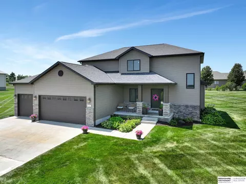 1381 Percheron Dr, Eagle, NE 68347