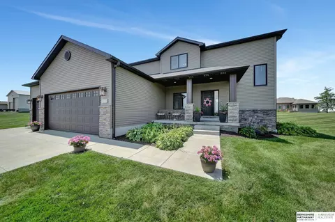 1381 Percheron Dr, Eagle, NE 68347 photo 2