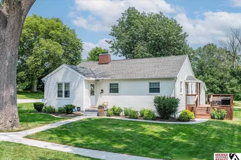 610 3rd St, Neola, IA 51559