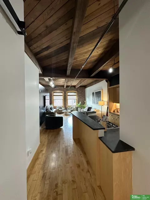 105 S 9 St #714, Omaha, NE 68102