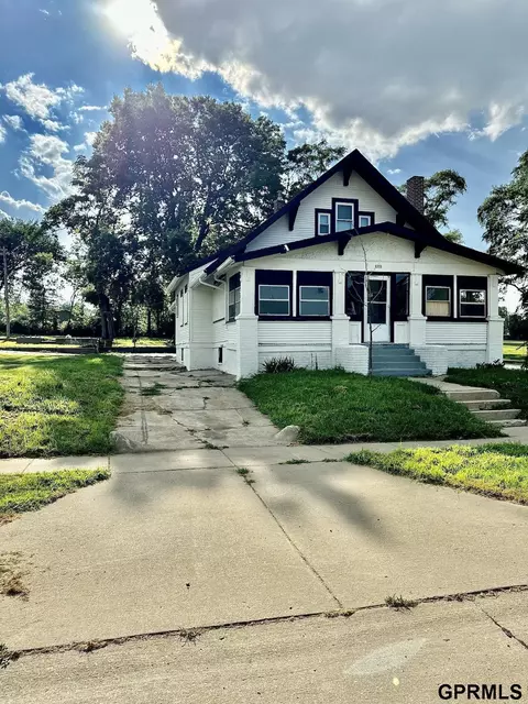 2322 N 26th St, Omaha, NE 68111