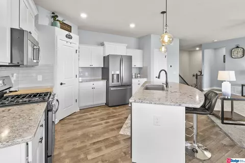 9404 S 179 St, Omaha, NE 68136