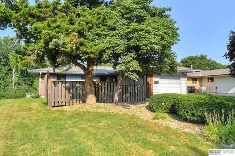 5108 N 85th St, Omaha, NE 68134