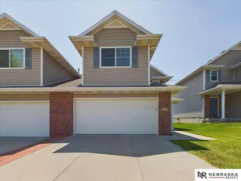 8931 Broken Spoke Dr, Lincoln, NE 68507