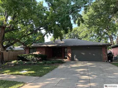 5310 Woodsview St, Lincoln, NE 68506