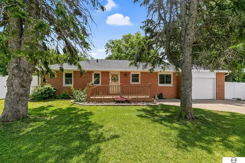 6055 South St, Lincoln, NE 68506