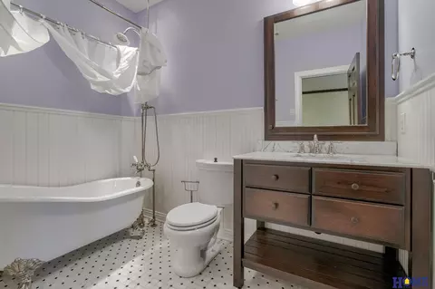 Bath - 6505 Prairieflower Ln, Roca, NE 68430 photo 6 of 12