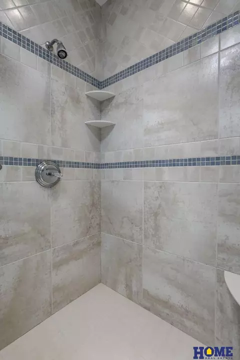 Bath - 6505 Prairieflower Ln, Roca, NE 68430 photo 8 of 12
