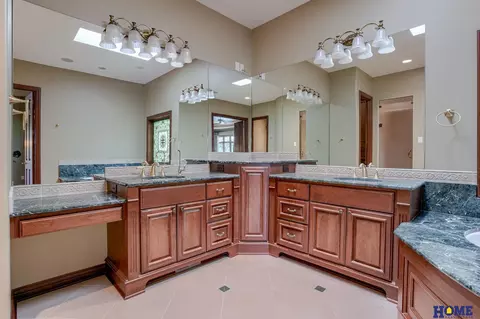 Bath - 6505 Prairieflower Ln, Roca, NE 68430 photo 2 of 12