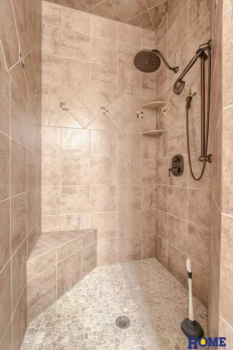 Bath - 6505 Prairieflower Ln, Roca, NE 68430 photo 12 of 12