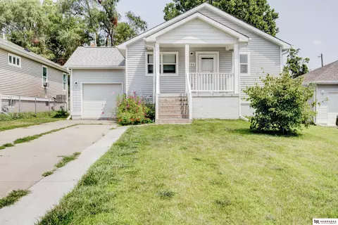 3166 Meredith Ave, Omaha, NE 68111