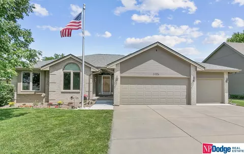 21006 Schofield Dr, Gretna, NE 68028