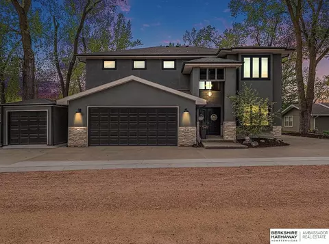 48 Poehling Ln, Fremont, NE 68025