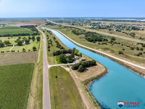 7906 S Dodge Hill Rd, North Platte, NE 69101
