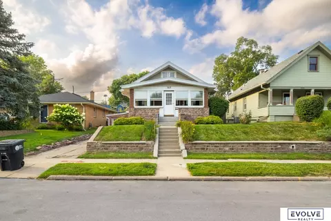 3864 Gordon St, Omaha, NE 68105