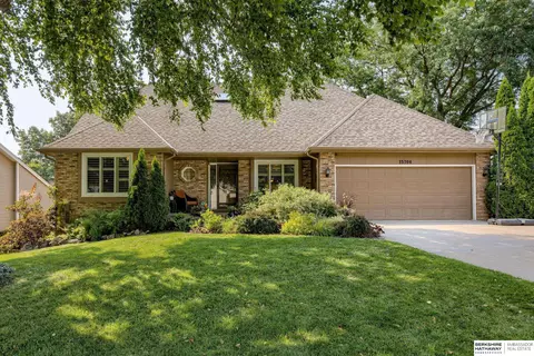 15706 Jackson Dr, Omaha, NE 68118