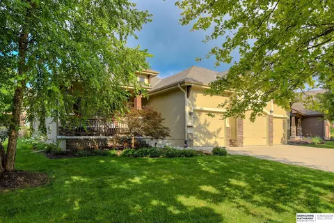 12370 S 73rd Ave, Papillion, NE 68046